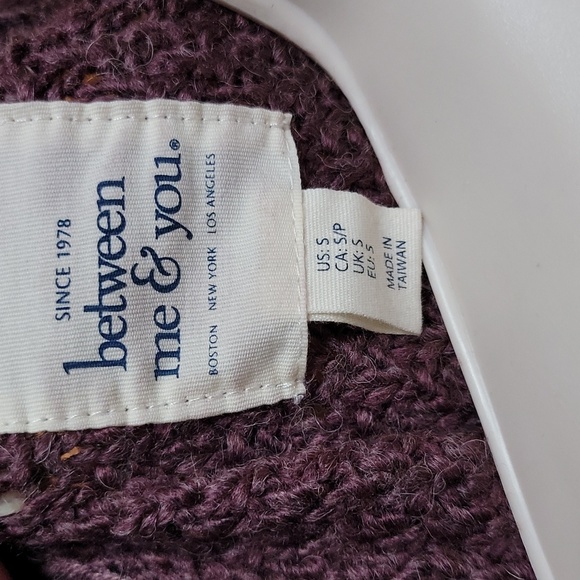 Between you & me burgundy sweater top sz Small - Picture 6 of 6